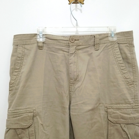 St. John's Bay Cargo men's tan shorts - Picture 2 of 7